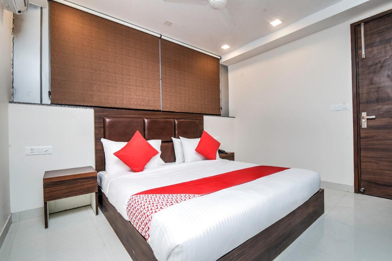 Oyo 23191 Flagship Hotel Raj Madan Ameerpet 하이데라바드 외부 사진
